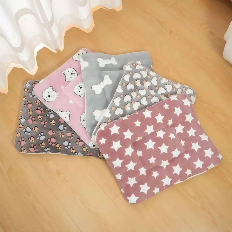 Flannel Pet Sleeping Bed - Thick Plush, Snug Warm Spot with Soft Padding, Stain Resistant Contemporary Blanket, Machine Washable, for Dogs & Cats, 2 Sizes (69*52Cm, 89*68Cm) Available